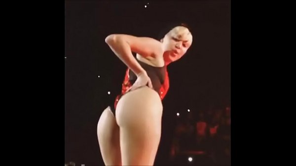 Miley cyrus bare vagina