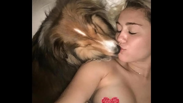 Miley cyrus nude photos & videos