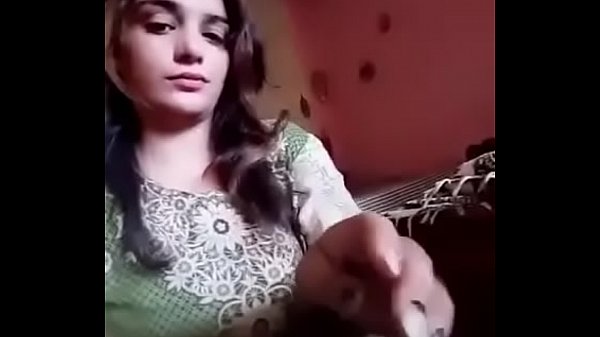 Pakistani girls peeing