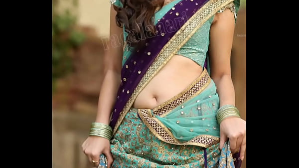 Desi actress boob show