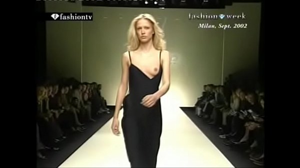 Fashion show boob slip
