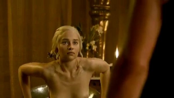 Emilia clarke nude gif