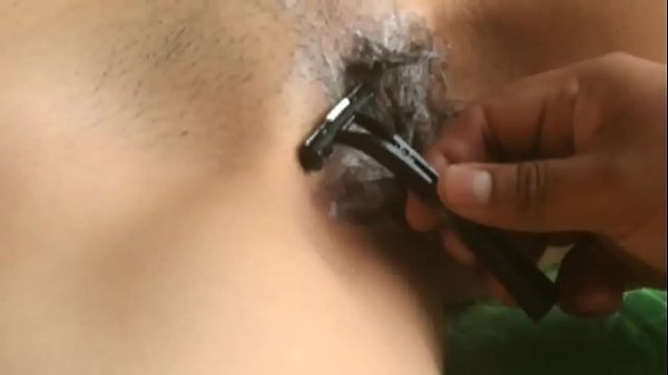 Shaved pussy cam