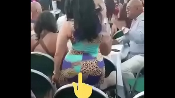 Thick ass shaking