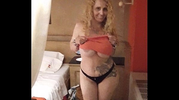 Big booty striptease