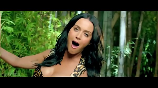 Katy perry tits out