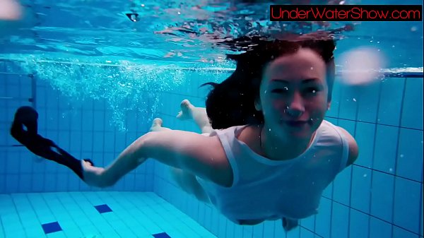 Underwater girl nude