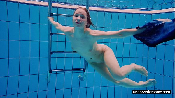 Video sex in swimming pool