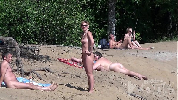 Nude Beach Voyeur Video – Cougar MILF Naked At The Nude Beach