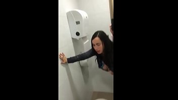 Video porn in the bathroom with the cock coming in yummy