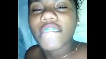 Hot mulatto spread her legs and let the dick get in yummy